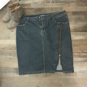 Denim skirt